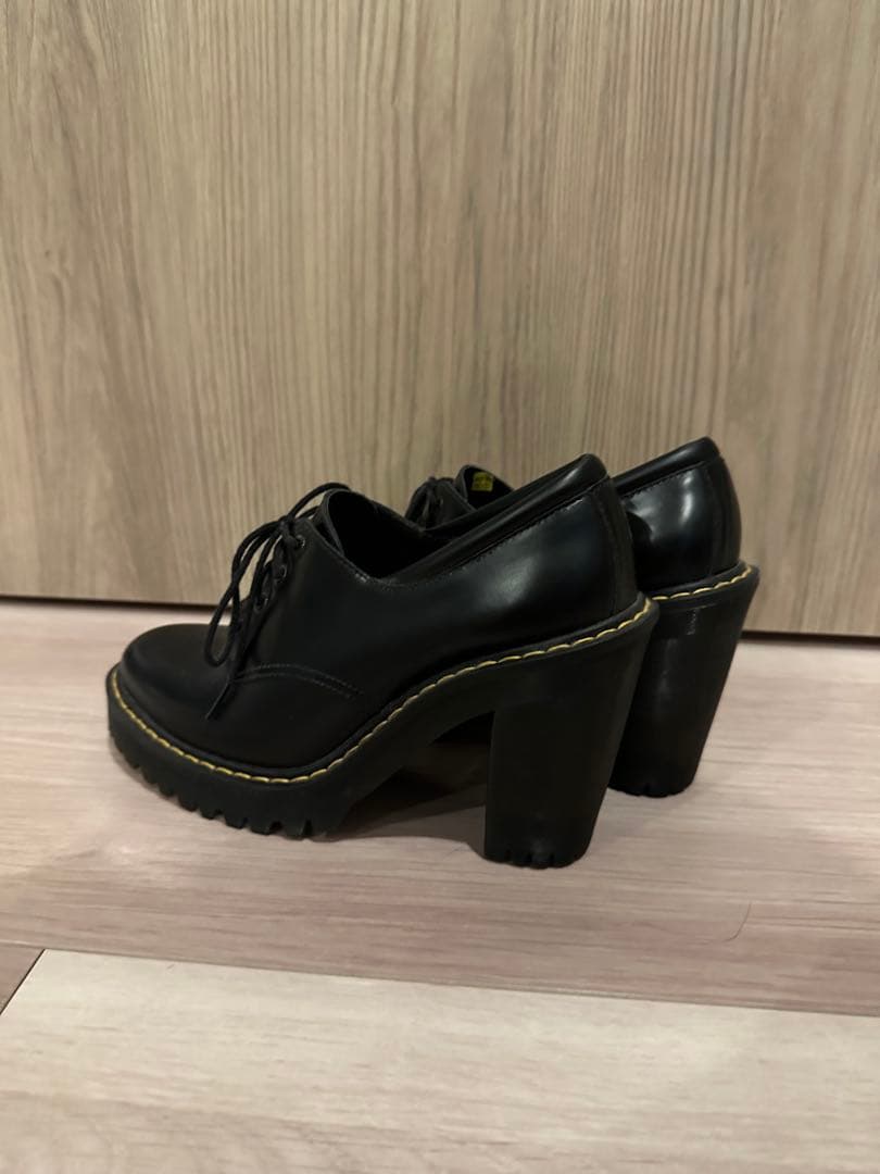 Dr. Martens ブラック ヒール付きローファー
