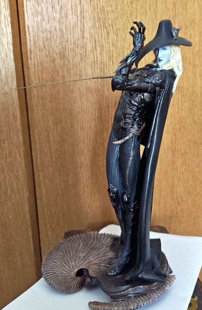 天野喜孝 ナイトメア 黒衣の剣士ソフビ 原型師 竹谷隆之 個人による