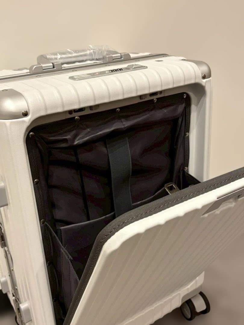 リベティ多機能キャリーケース【エナメルカーキSサイズ】A53