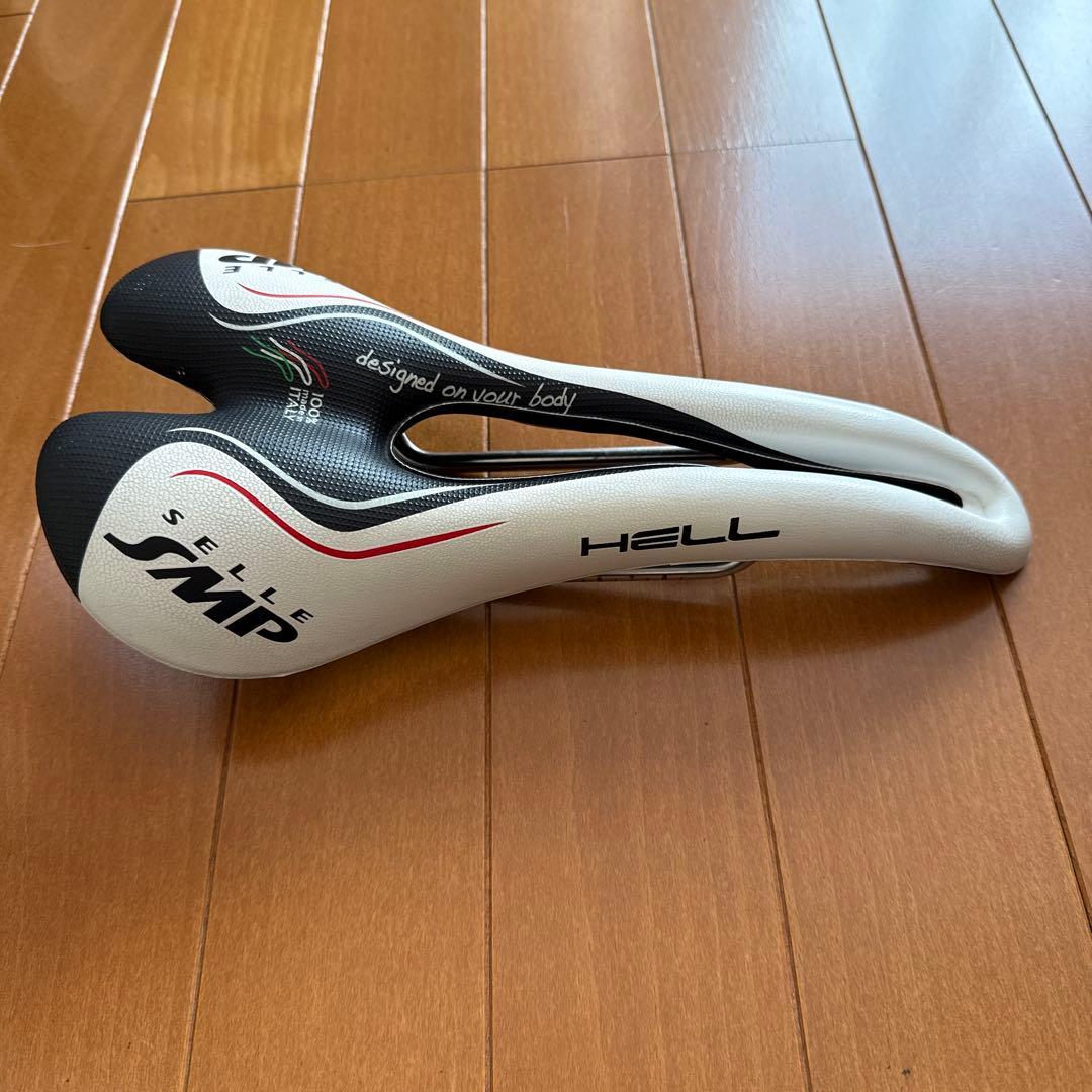 Selle SMP HELL サドル