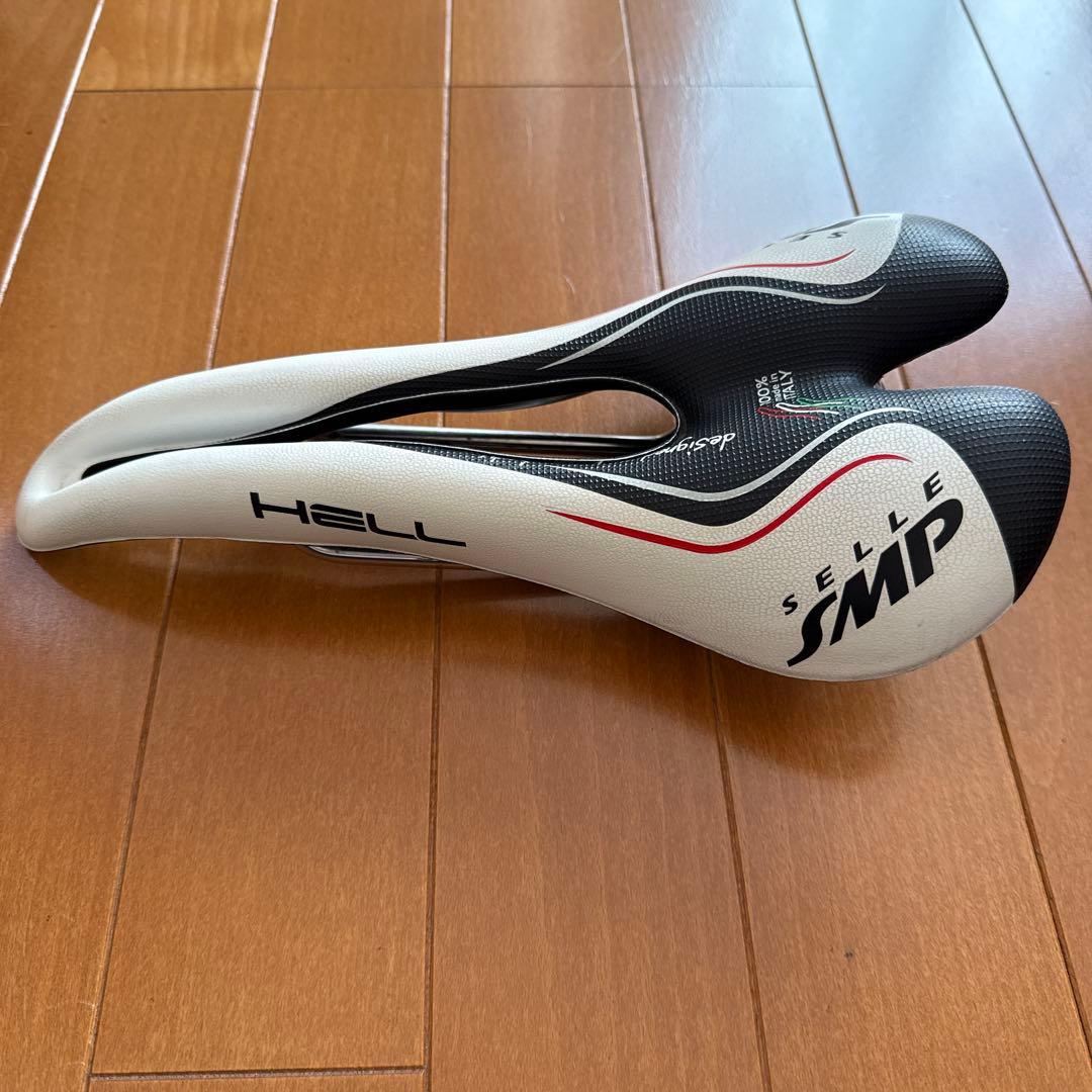 Selle SMP HELL サドル