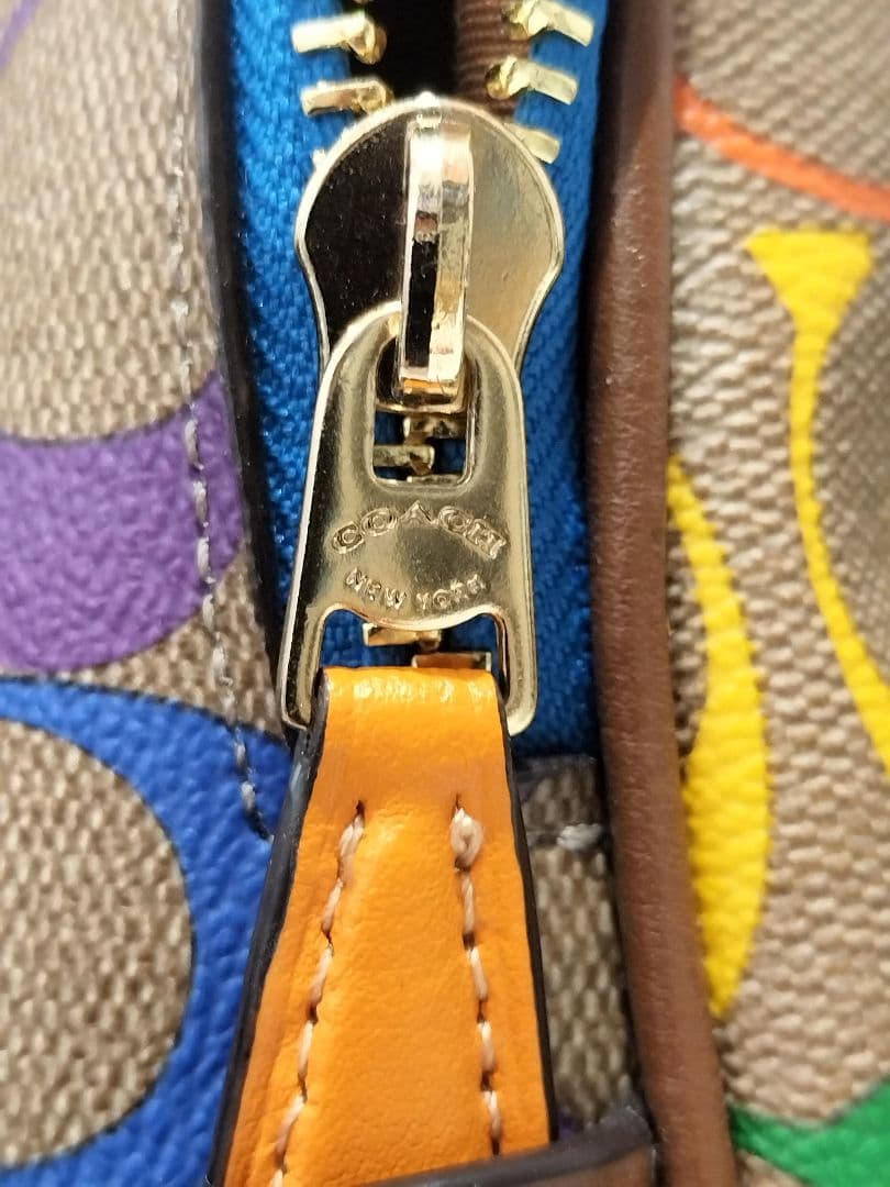 COACH リュック レインボーシグネチャー