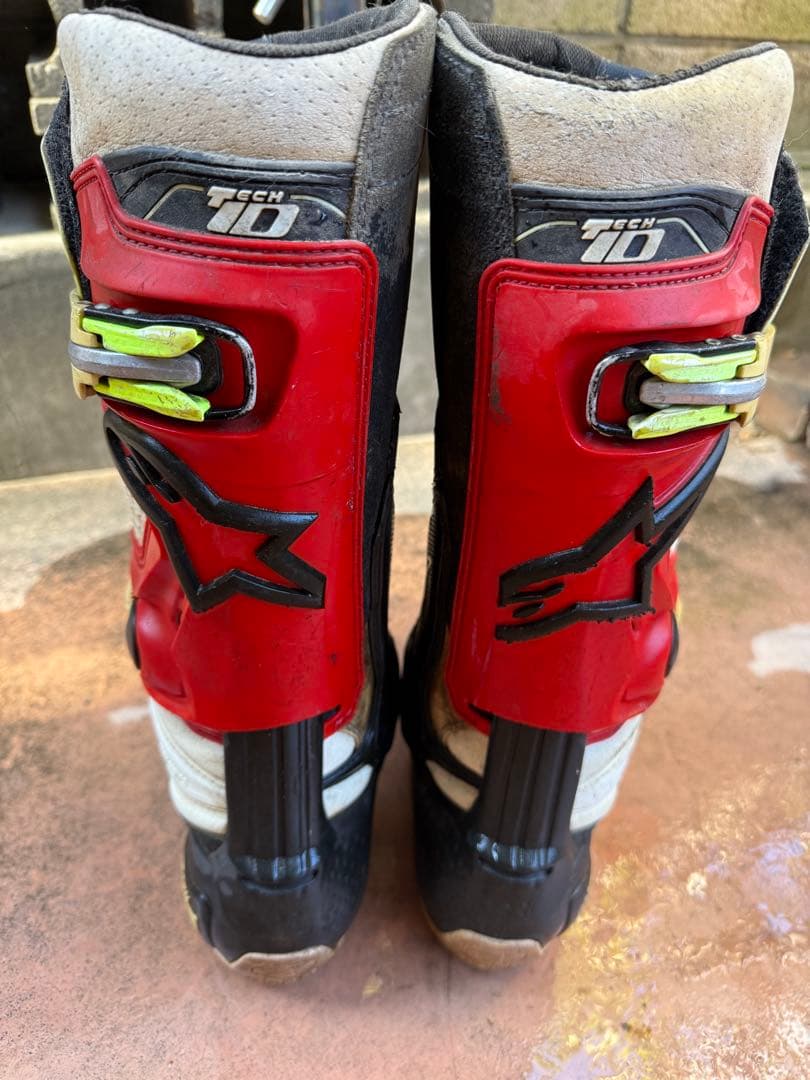アルパインスターズTECH10ブーツ