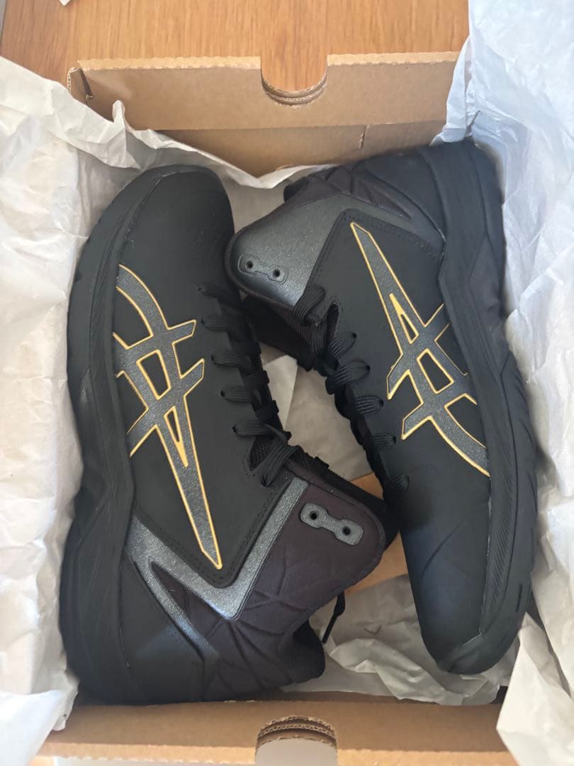 asics バスケットボールシューズ ブラック/ゴールド 25.5cm