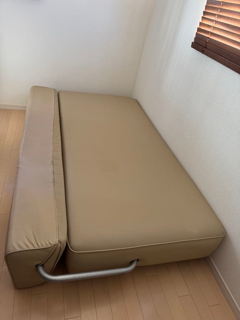 ソファベッド 合成皮革　ベージュ
