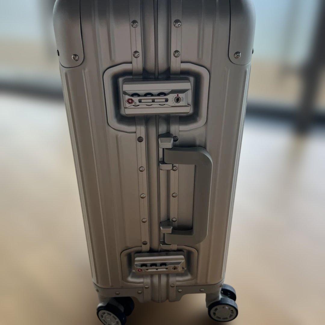 メルセデスベンツ　アルミケース