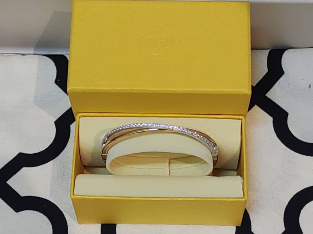 美品　Swarovski Hyperbola バングル