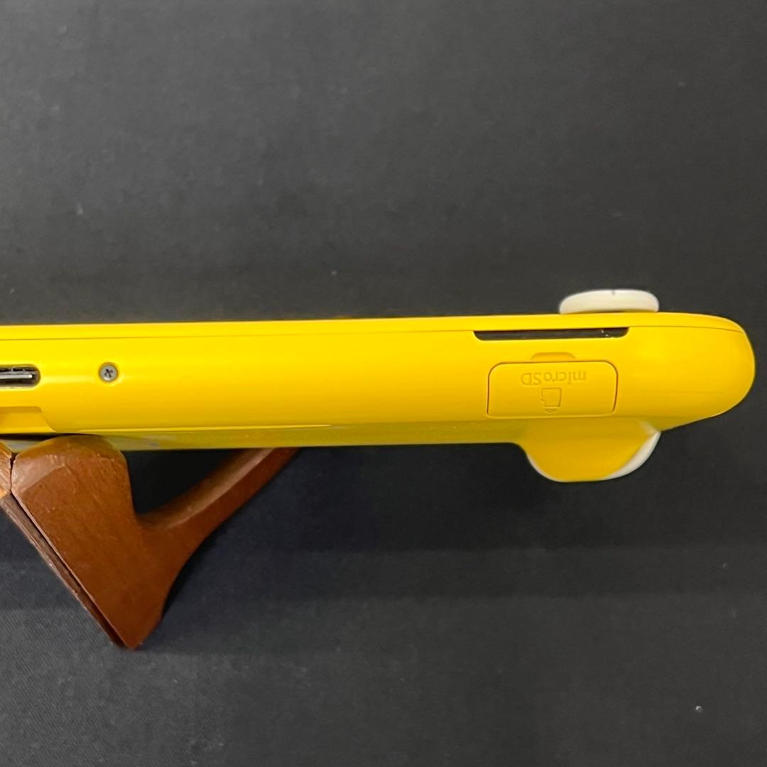 ジャンク【電源確認済み】Nintendo Switch Lite　イエロー