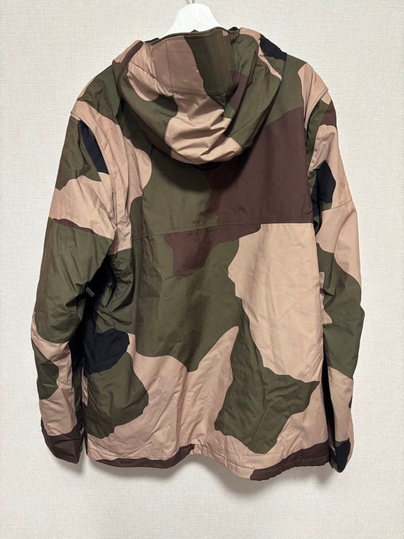【VOLCOM／ボルコム】メンズ スノーボードウェア Lサイズ 迷彩柄