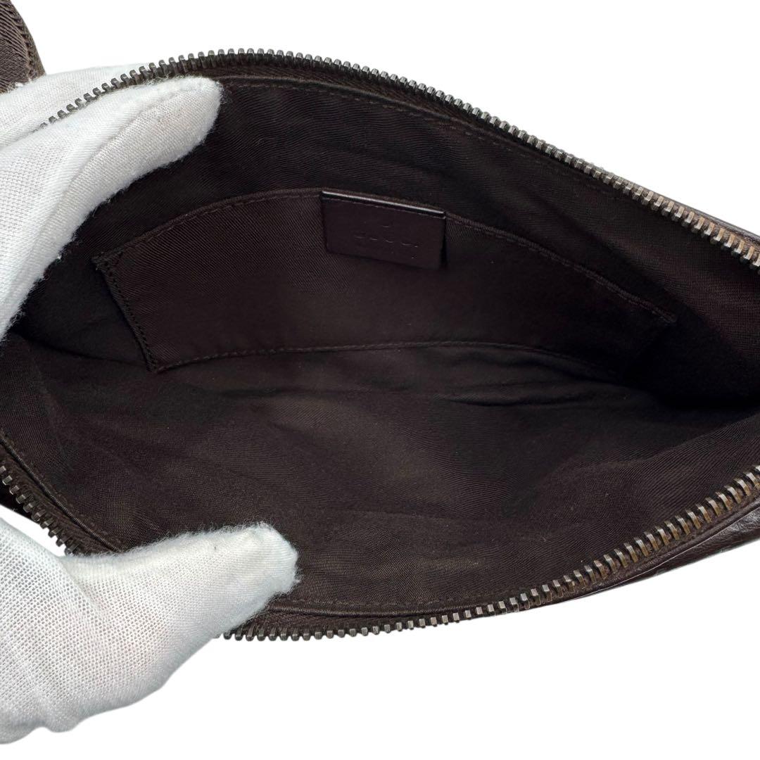 【美品】GUCCI グッチ　ボディバッグ　ウエストバッグ　GG　シマレザー