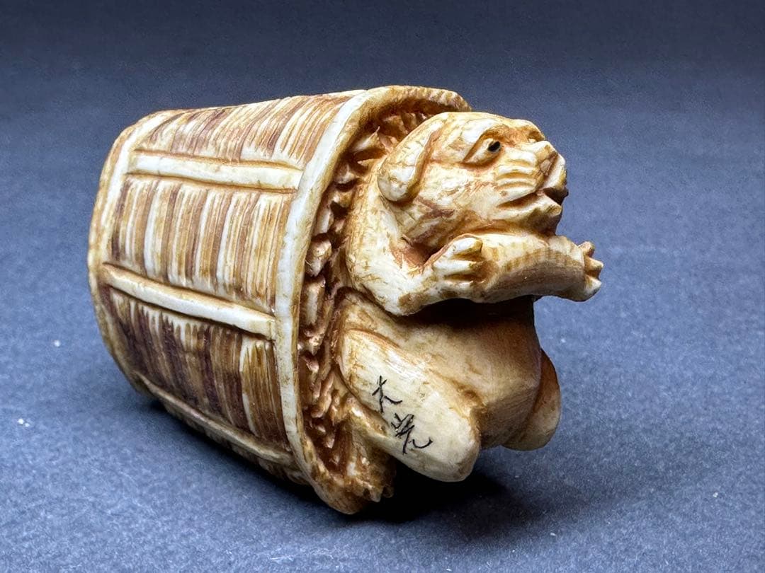 根付 ネズミ 鼠 彫刻 置物 細密細工 骨董 アンティーク