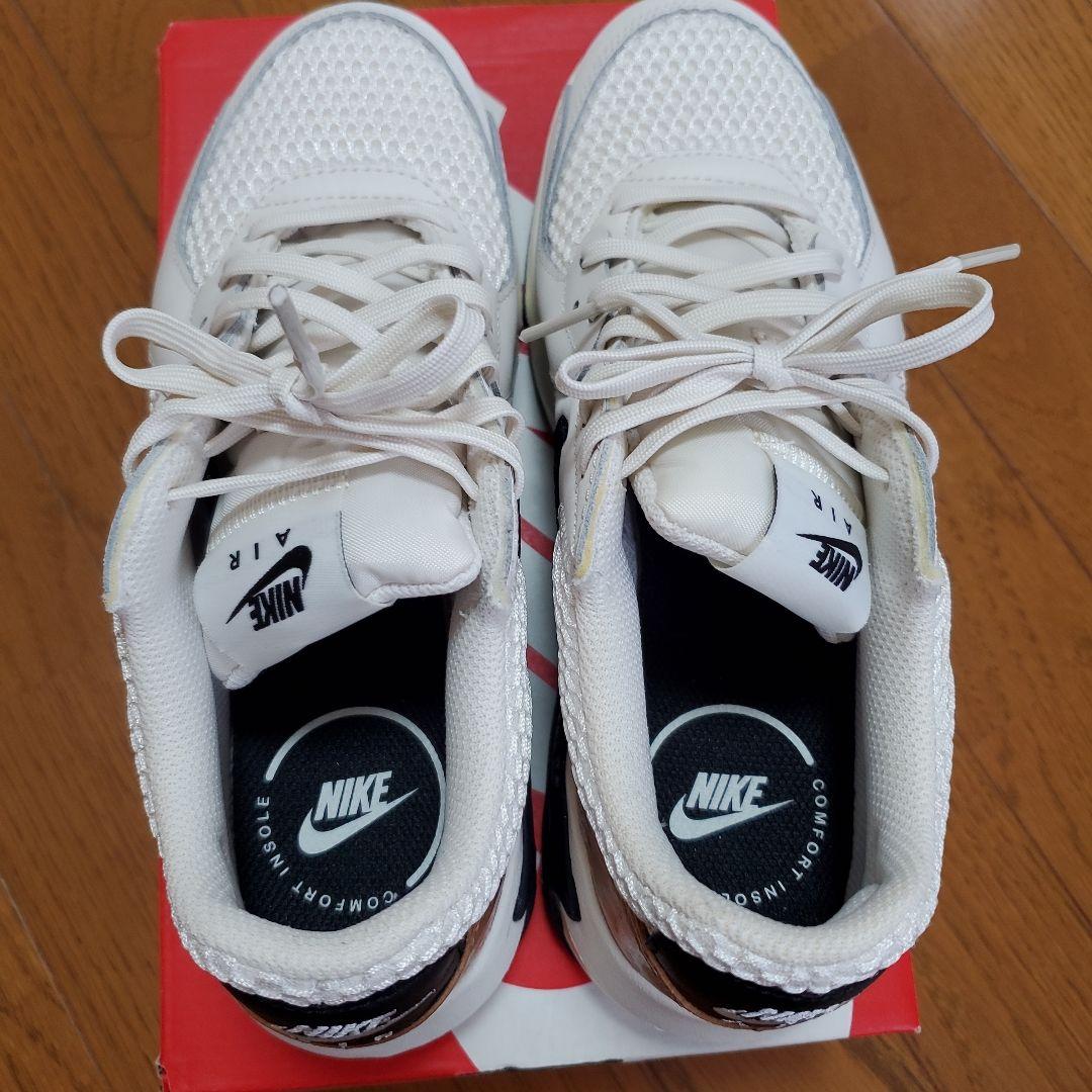 専用！！　NIKE エアマックスエクシー　 ホワイト/ゴールド