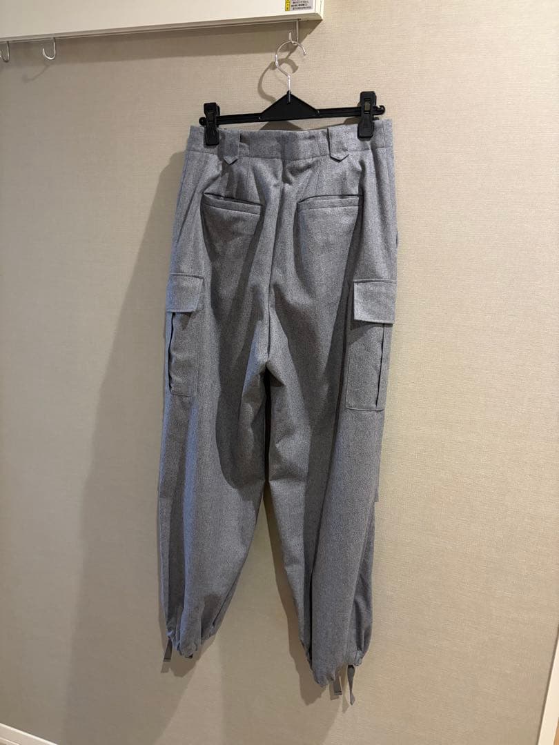 SACRA グレーカーゴパンツ