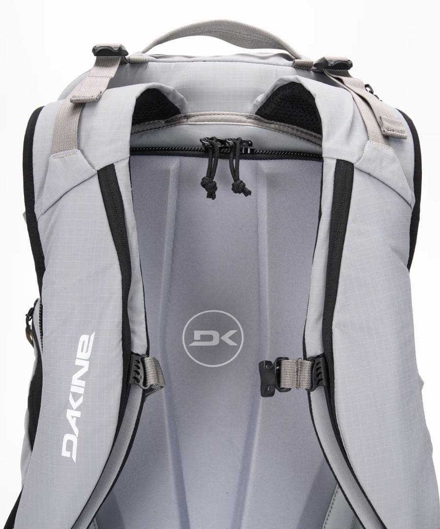 25/26' DAKINE POACHER BACKPACK 32L 新品未使用