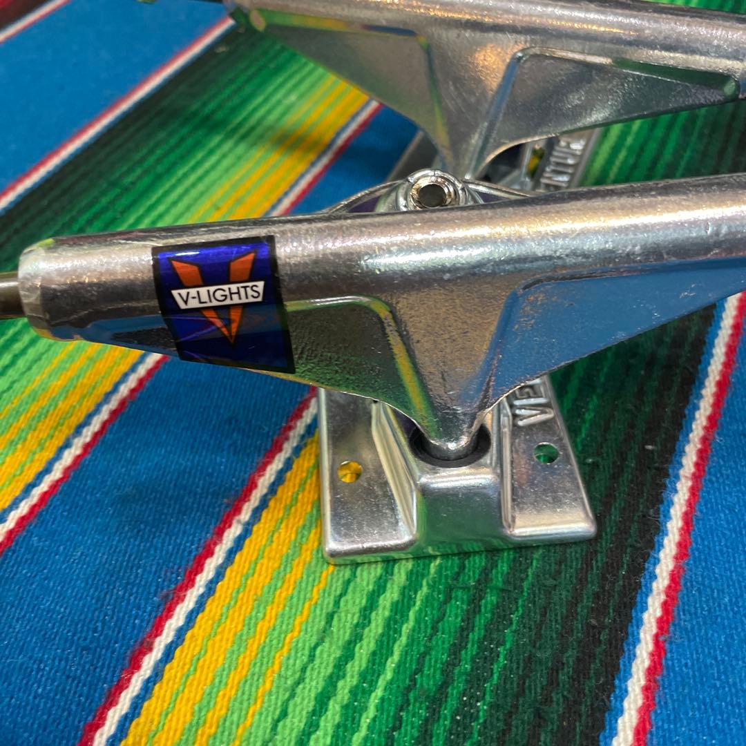 V-LIGHTS スケートボードトラック シルバー5.2HI