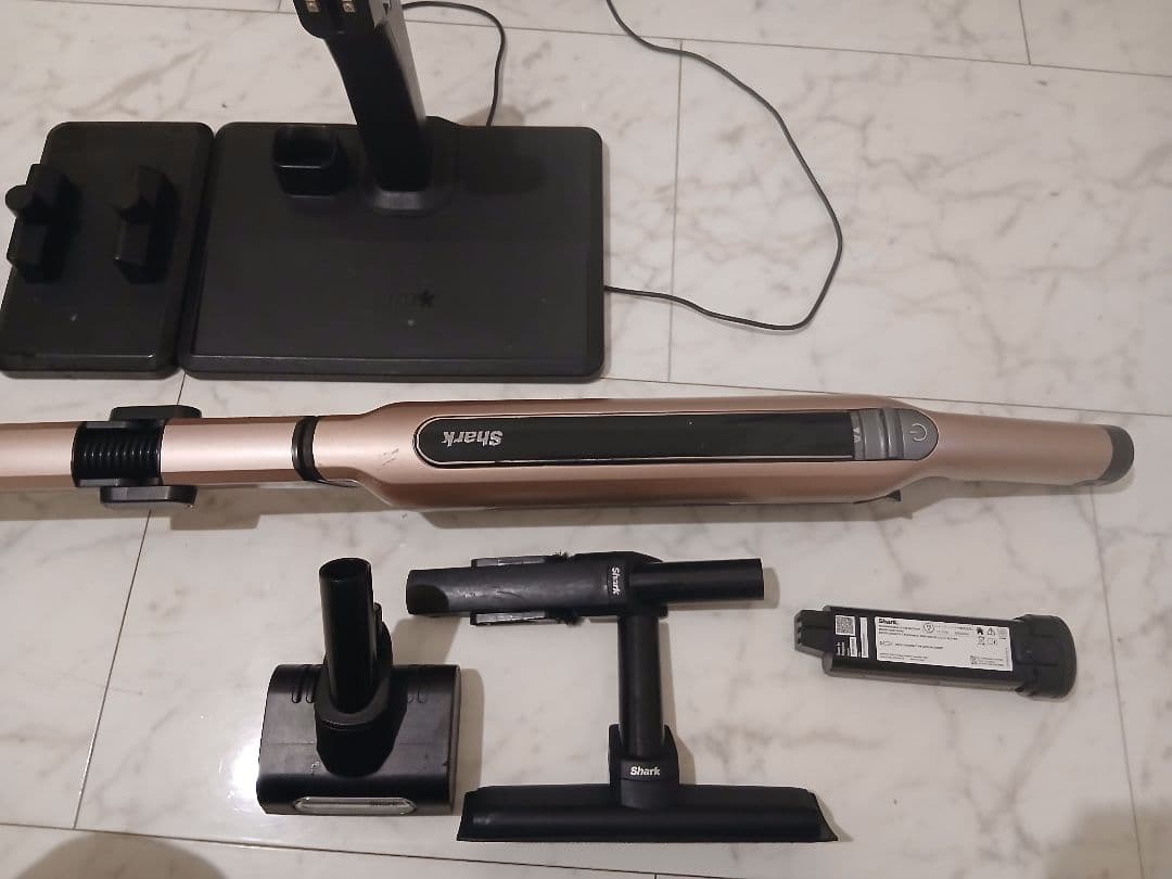 じ*ー様 Shark シャーク コードレス CS501JRG 予備バッテリー付き