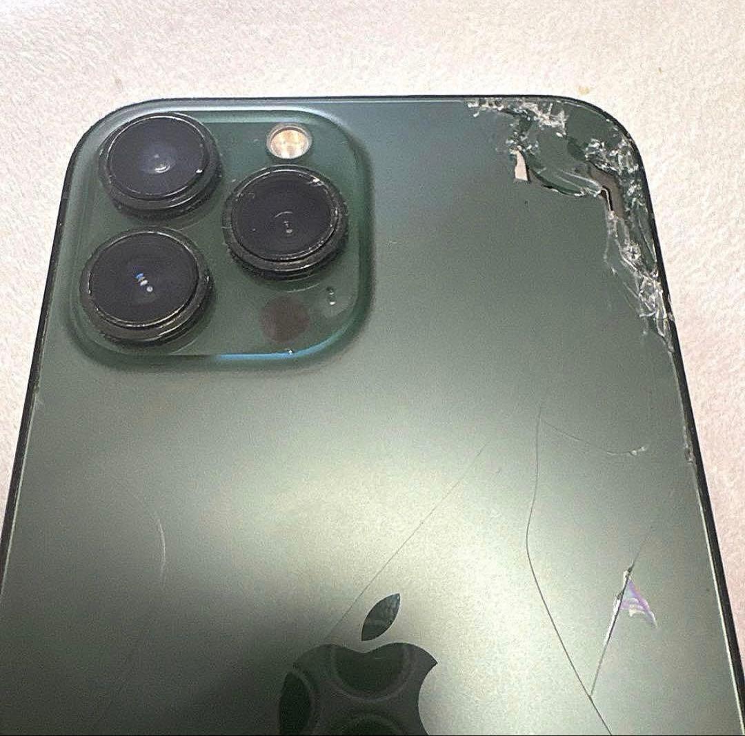 iPhone 13 Pro Max ジャンク品《電源入らない本体SIMフリー》