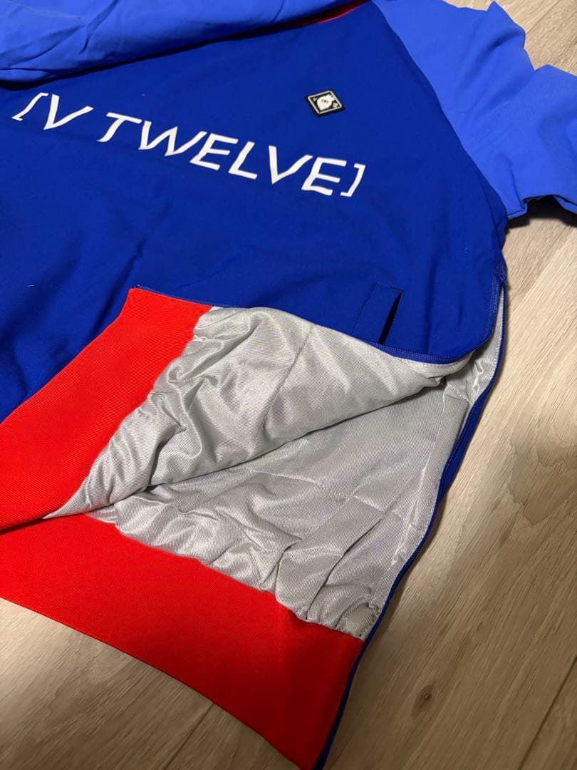 破格　新品未使用　[V TWELVE] 青赤ジャケット　スニードジャック 中綿