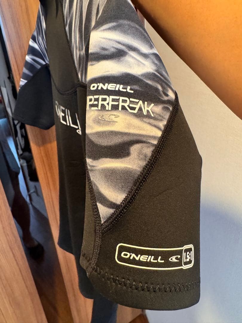 O'NEILL SUPERFREAK タッパー MLサイズ