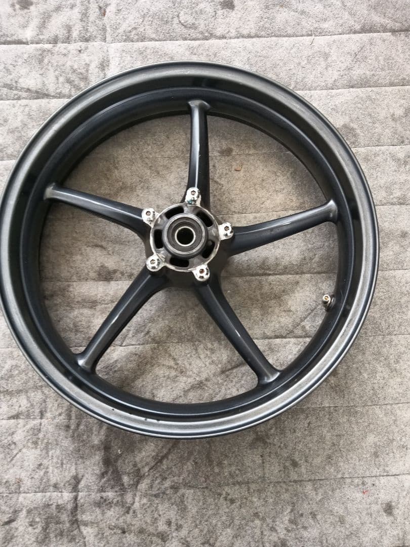 トライアンフ デイトナ675 純正 フロントホイール 17xMT3.5 - メルカリ