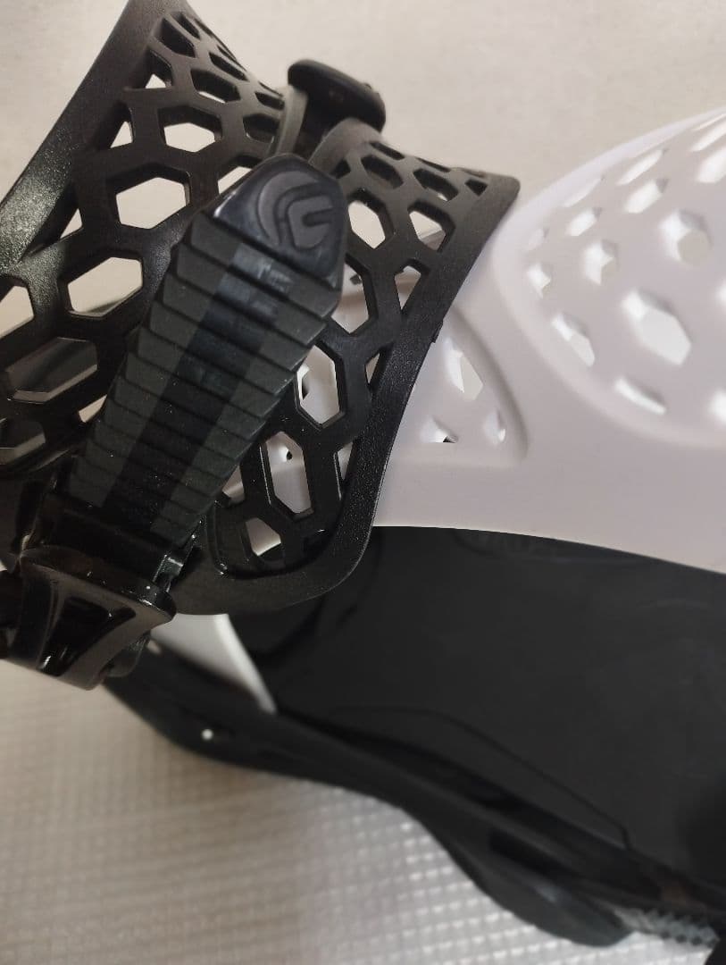 FLUX PR ビンディング Mサイズ ホワイト/ブラック　美品