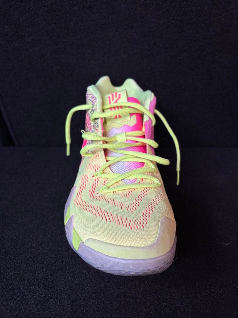 Nike Kyrie 4 スニーカー パープル/イエロー
