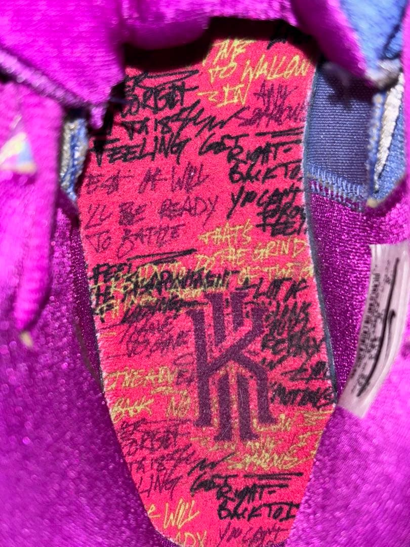 Nike Kyrie 4 スニーカー パープル/イエロー