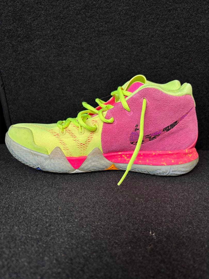 Nike Kyrie 4 スニーカー パープル/イエロー