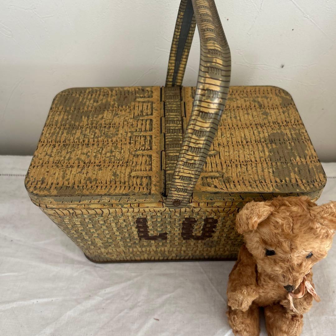 LU ビスケット缶　パニエ　小さなアンティークベアのセット