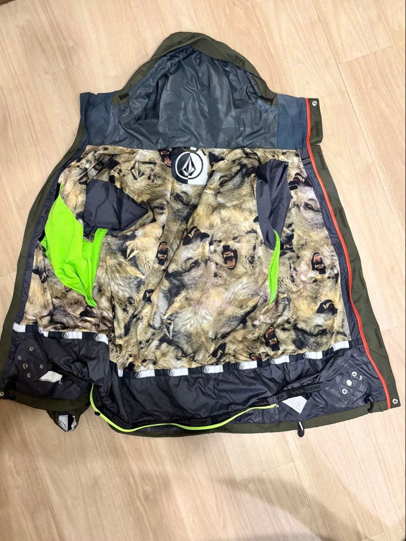 VOLCOM スノーボードウェア 上下セット　Mサイズ