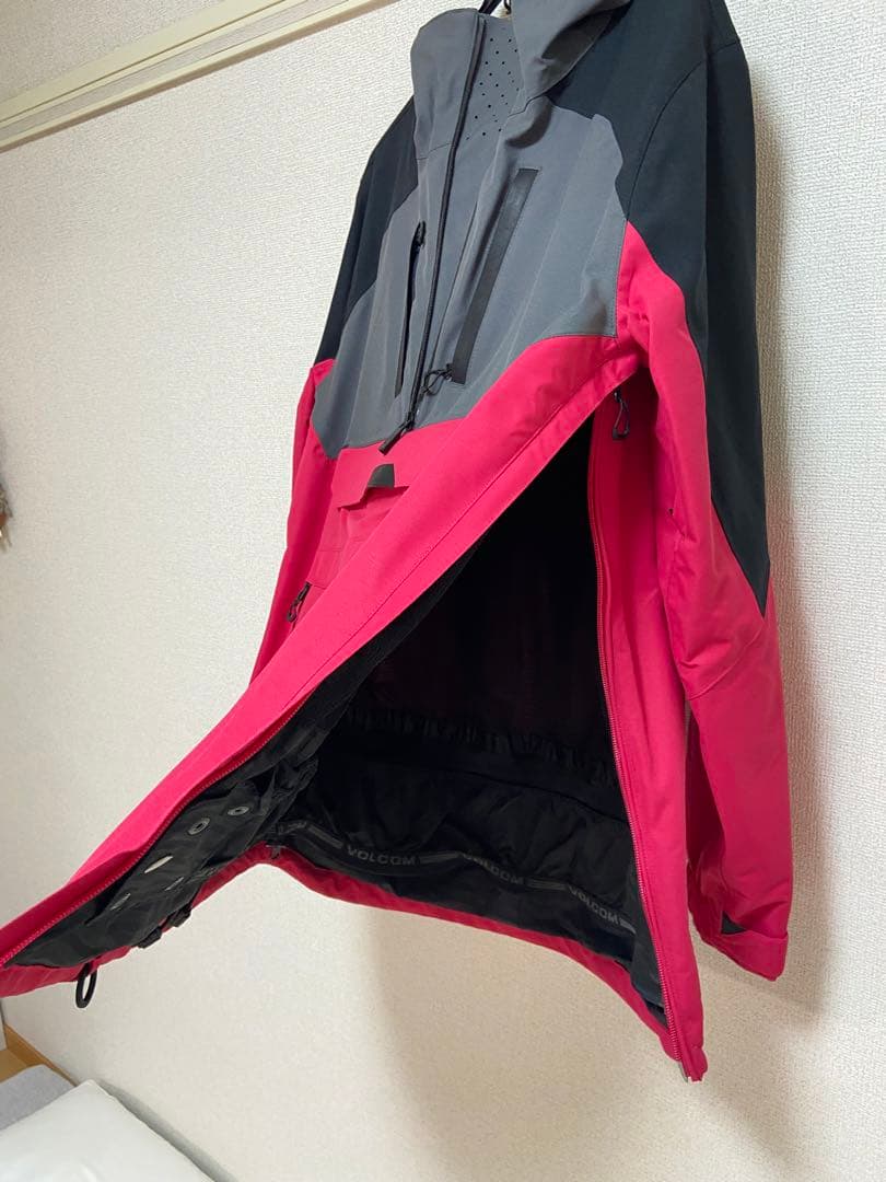 週末セール❤️【新品未使用】 VOLCOM スノーウエア プルオーバージャケット