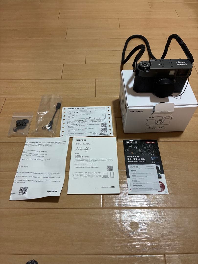 FUJIFILM X half チャコールシルバー シャッター数1200回 - メルカリ