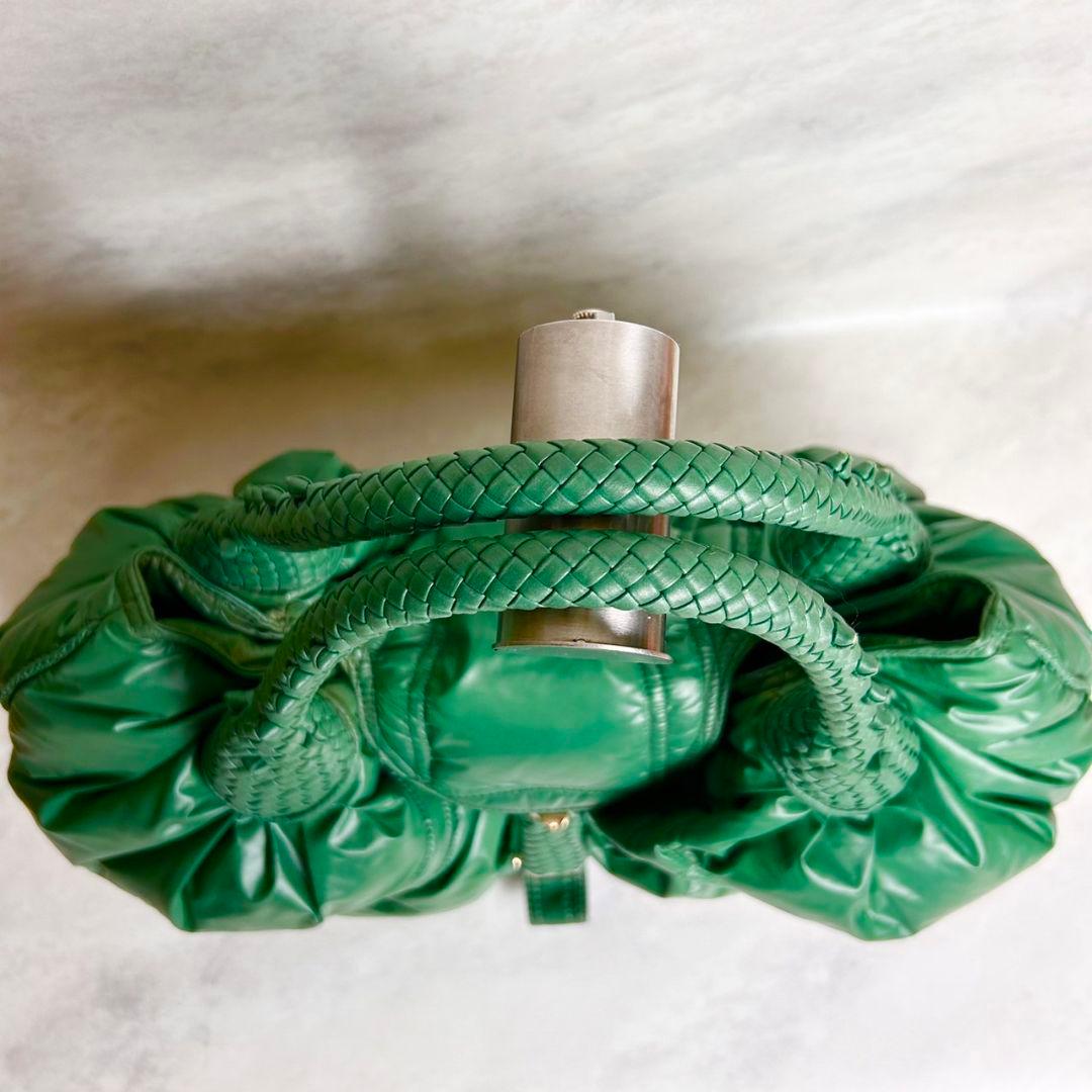 極希少】 FENDI × MONCLER ダウン スパイバッグ グリーン - メルカリ