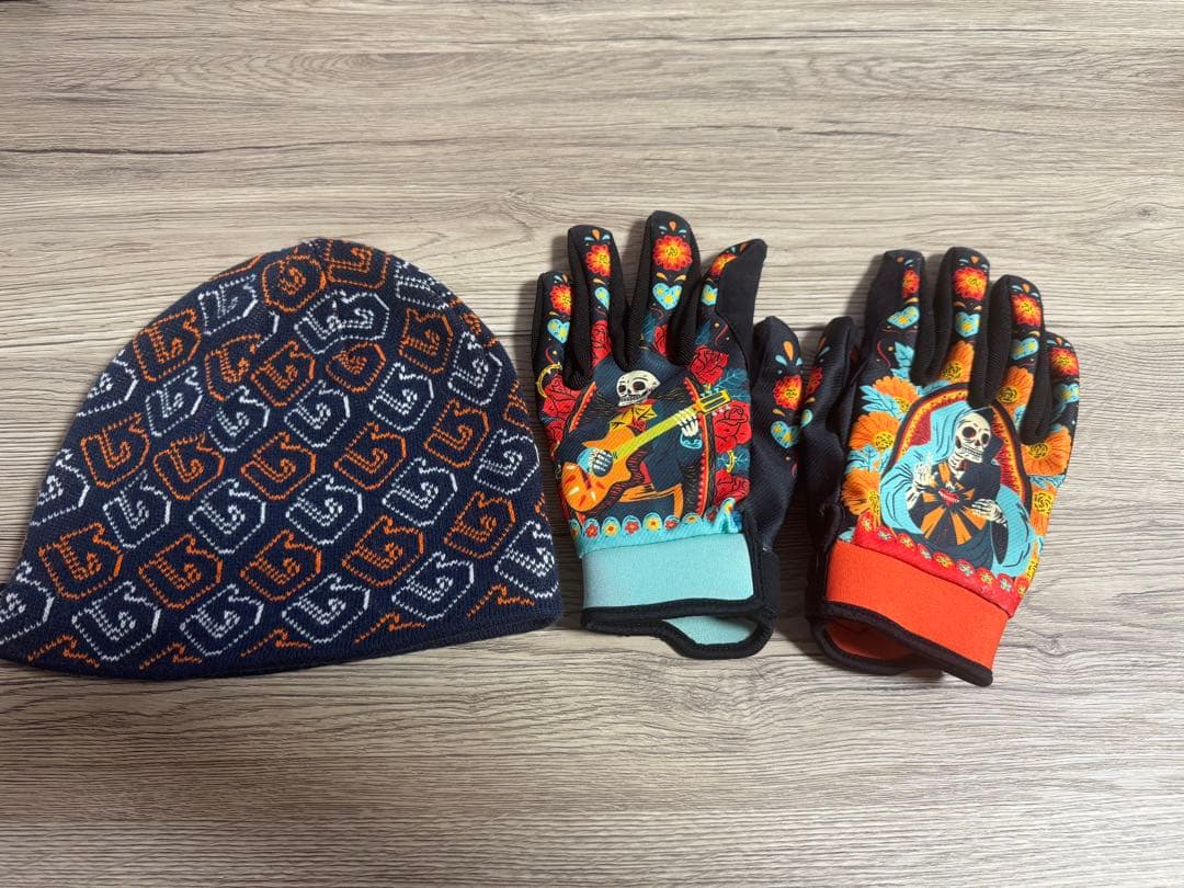 バートン BURTON グローブ スカル スノボ スキー ニット帽 3点セット