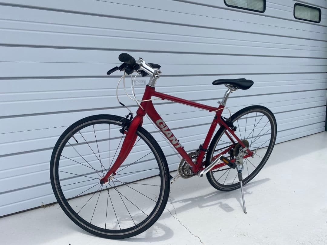 GIANT クロスバイク 赤