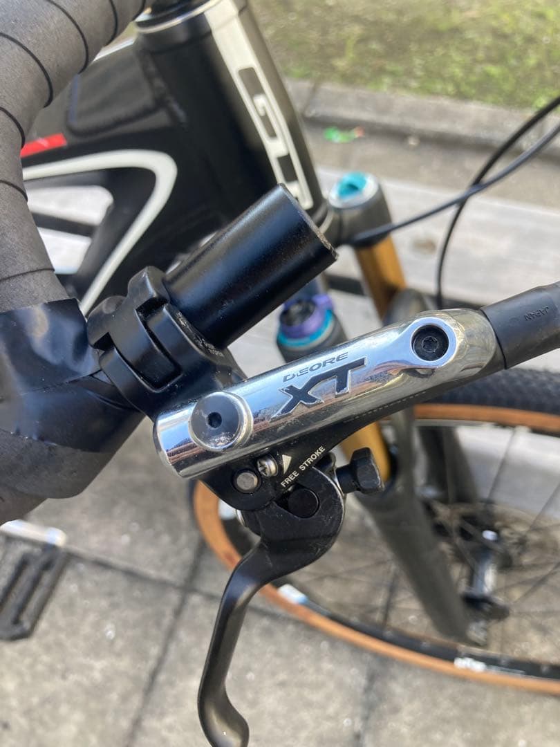 自認がロードバイクのダウンヒルバイク GT Fury