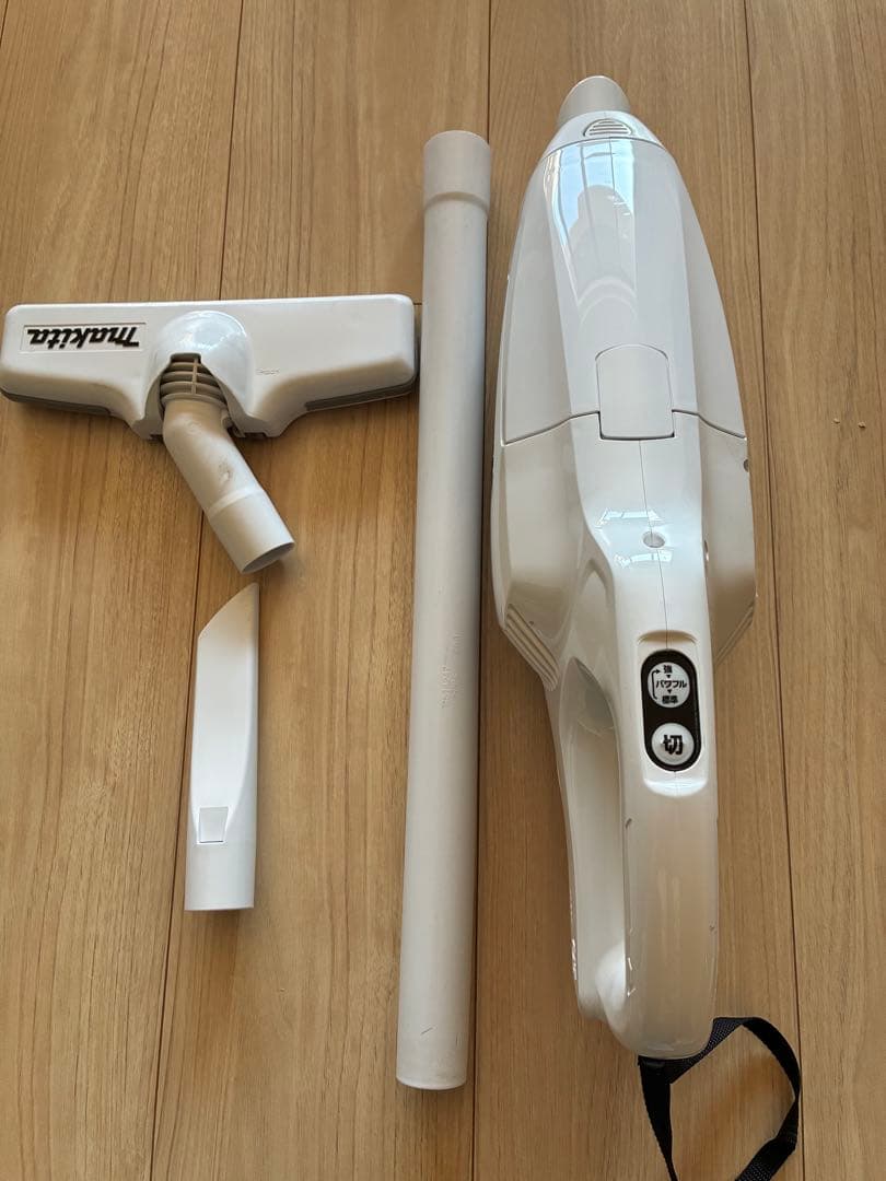 マキタ　CL107FD 充電式クリーナー　紙パック付き