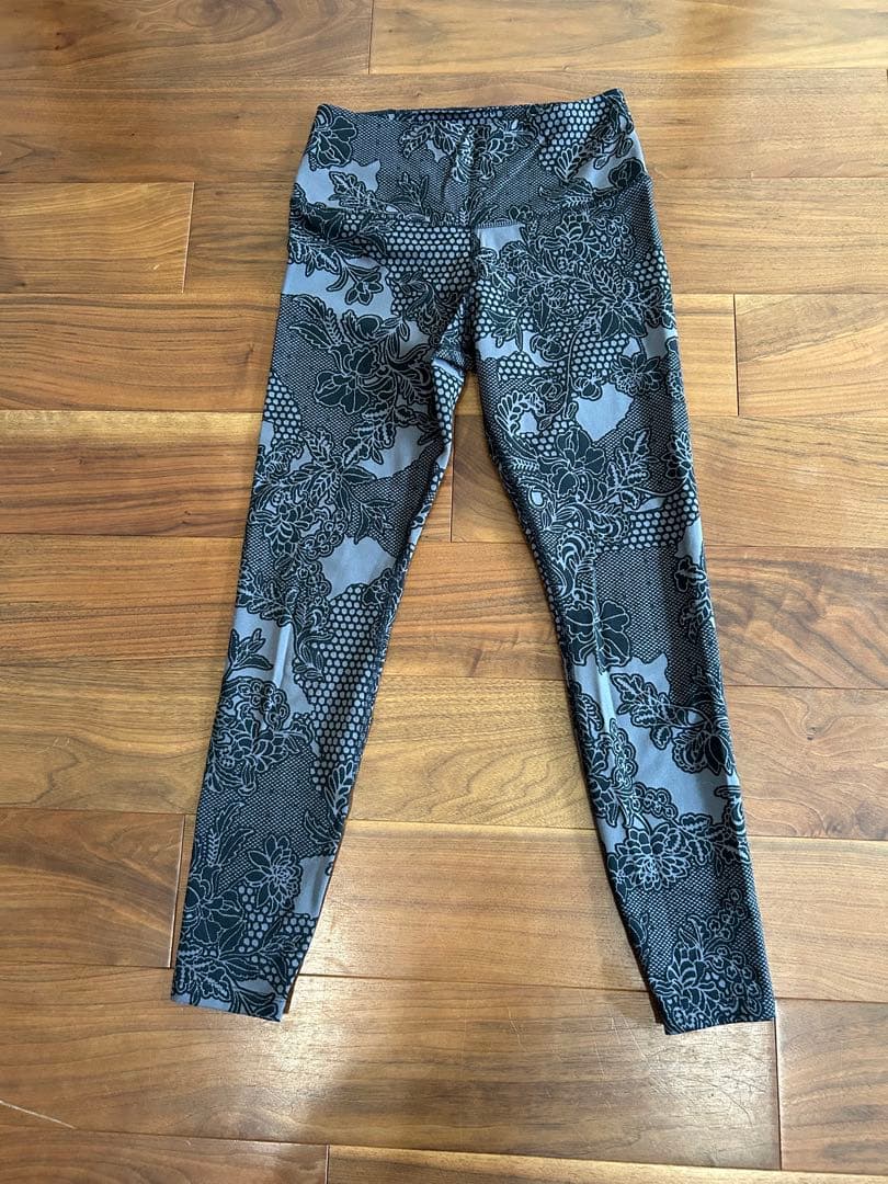 【値下】Nike ヨガウェア3点セット タンクトップとレギンス