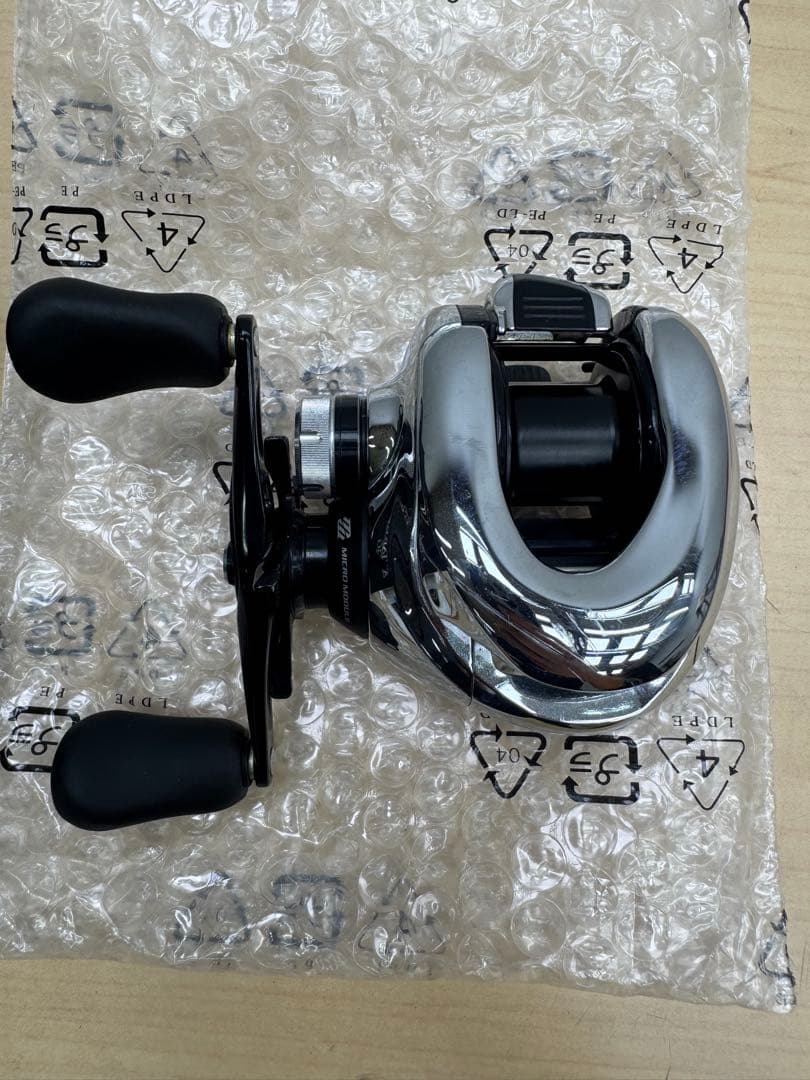 k*i様 SI97 シマノ 12アンタレス HG 右ハンドル ベイトリール 箱付