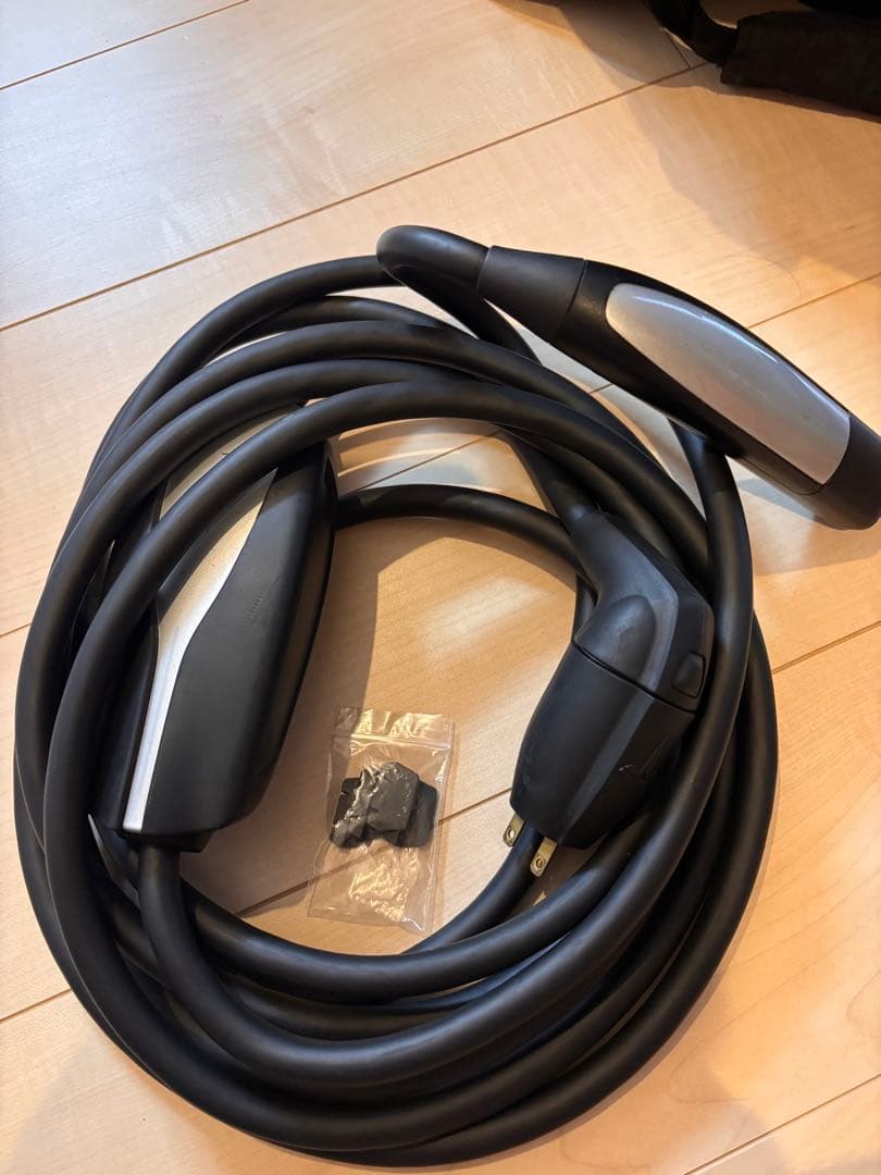 Tesla 充電ケーブル セット中古