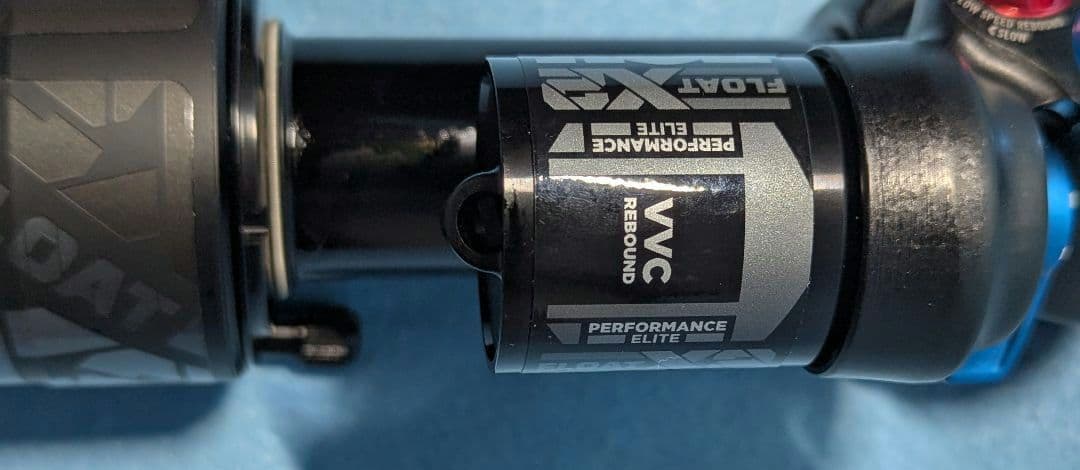 FOX FLOAT X2 2pos-adjust 205×65 リアサス - メルカリ