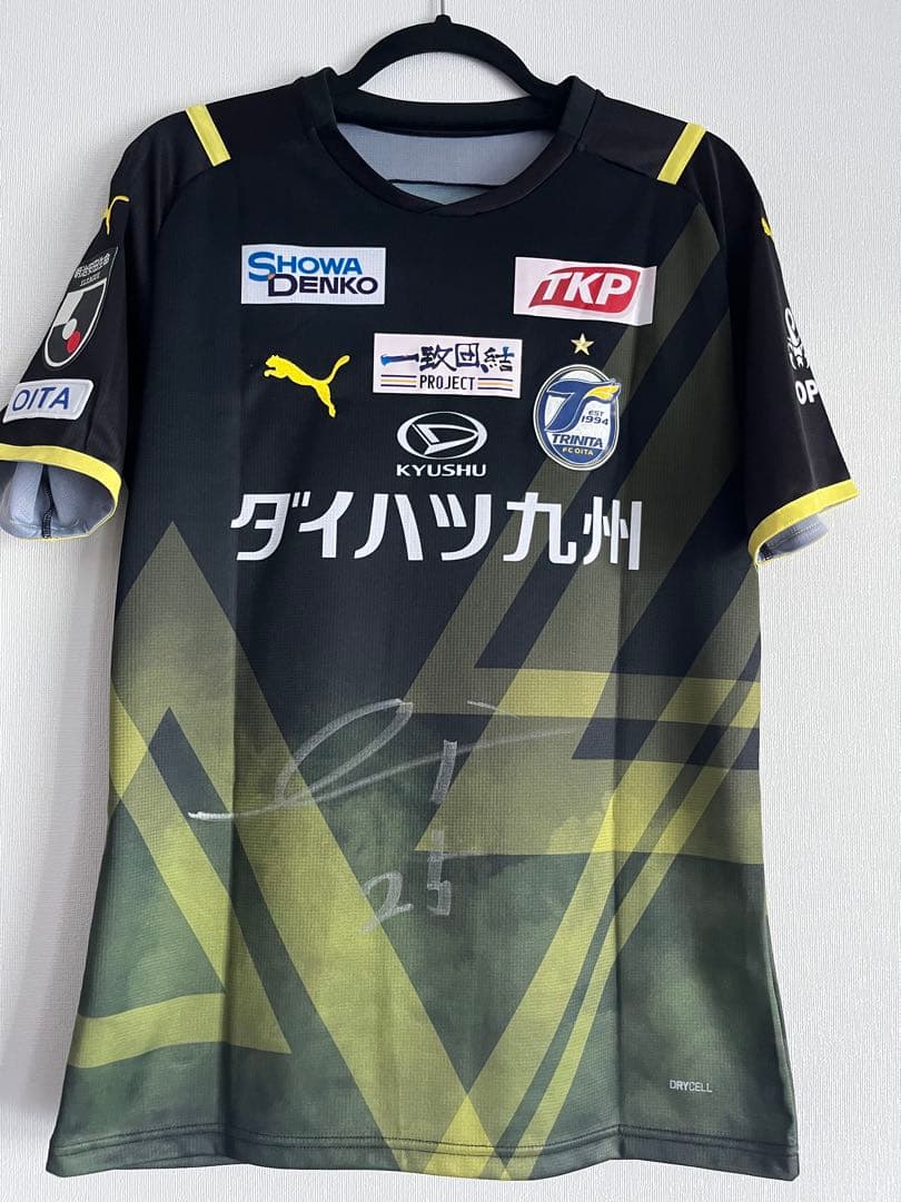 サッカー　大分トリニータ 2021 小林成豪 #25　ユニフォーム　サイン入り