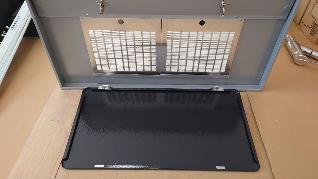 【埼玉引取】新品　薄型レンジフード　幅90センチ　タカラ　VRAM-903TR