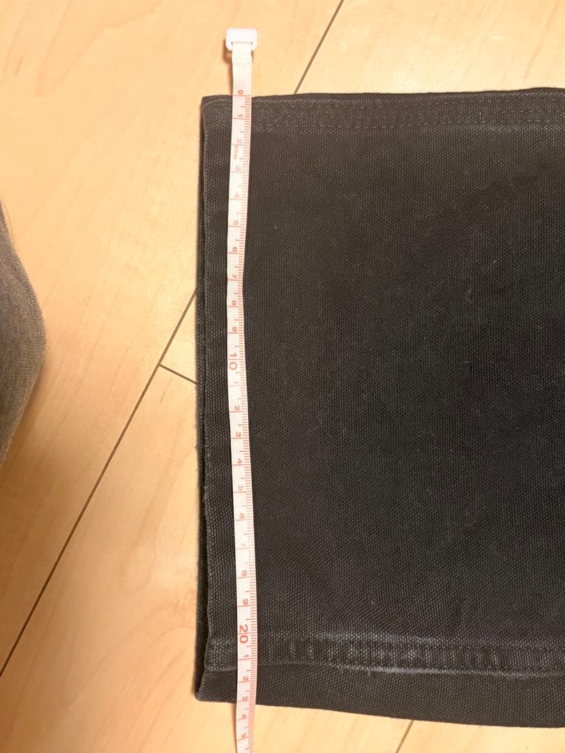 Carhartt ブラックカーゴパンツ