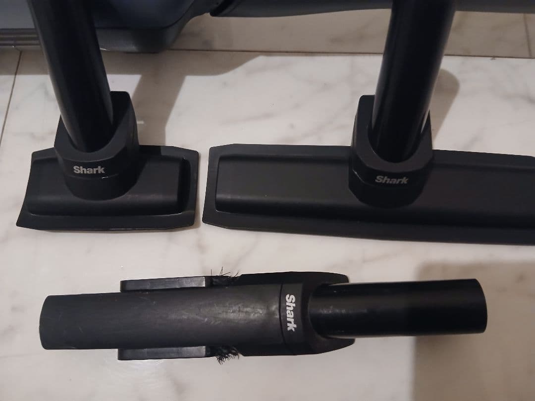 s*4様 Shark CS200JLB コードレス掃除機 自立式充電 スタンド付