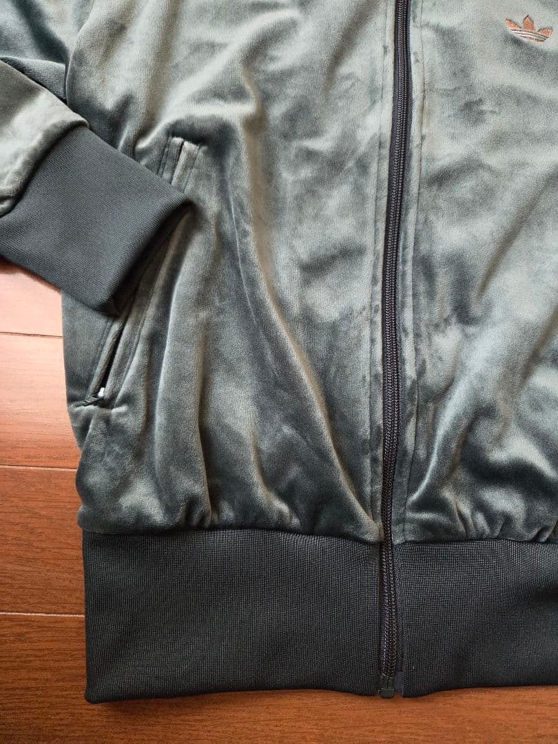 adidas Originals ファイヤーバード ベロアトラックトップ