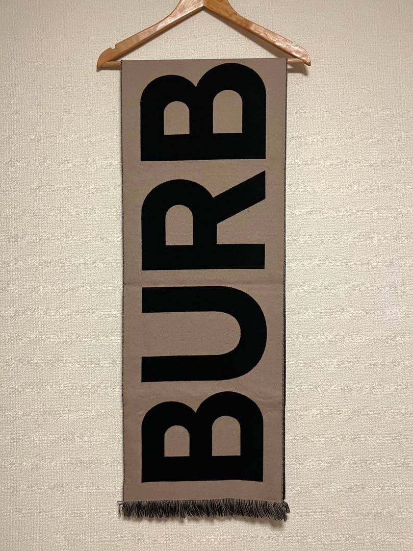BURBERRY　バーバリー　マフラー　ウール100% 未使用に近い