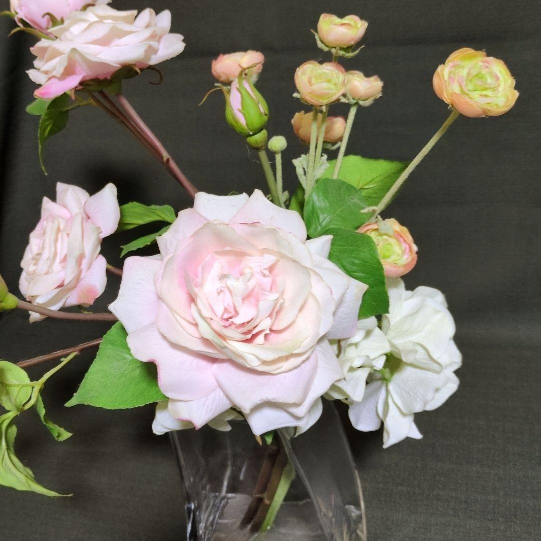 エミリオ•ロバ　プリマローズ　ピンクの薔薇他　造花　アーティフィシャルフラワー