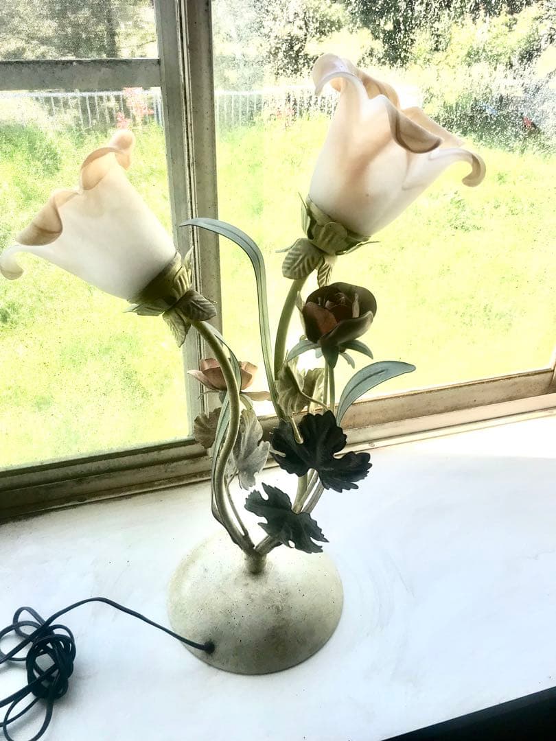 花モチーフ ランプシェード二つあります。まとめて購入はお幅値下げし