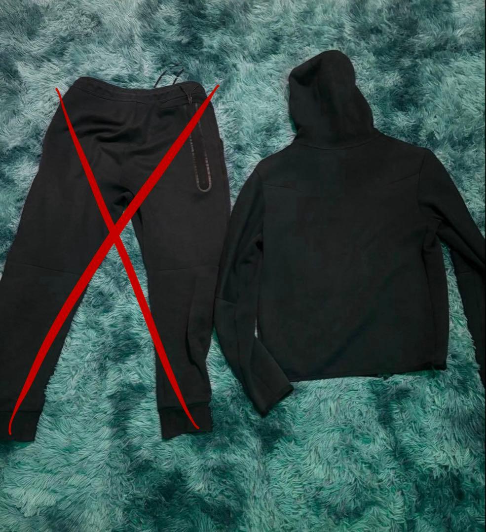 NIKE テックフリース　上